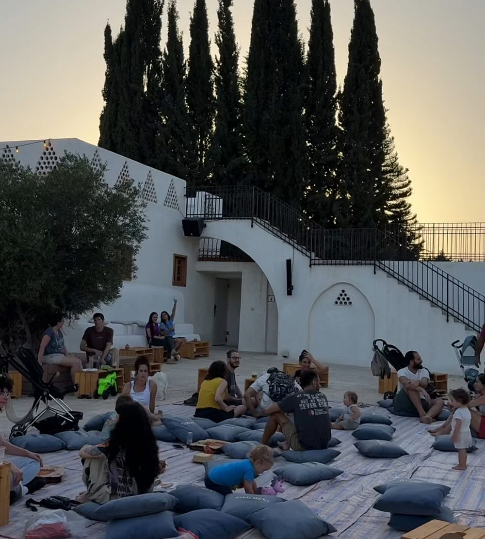 קפה מצפור. (צילום: מתוך עמוד האינסטגרם @mizportlv) קפה מצפור. (צילום: מתוך עמוד האינסטגרם @mizportlv)