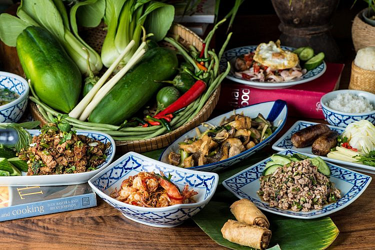 משלוח מליגה אחרת. בית תאילנדי (צילום יהונתן בן חיים)