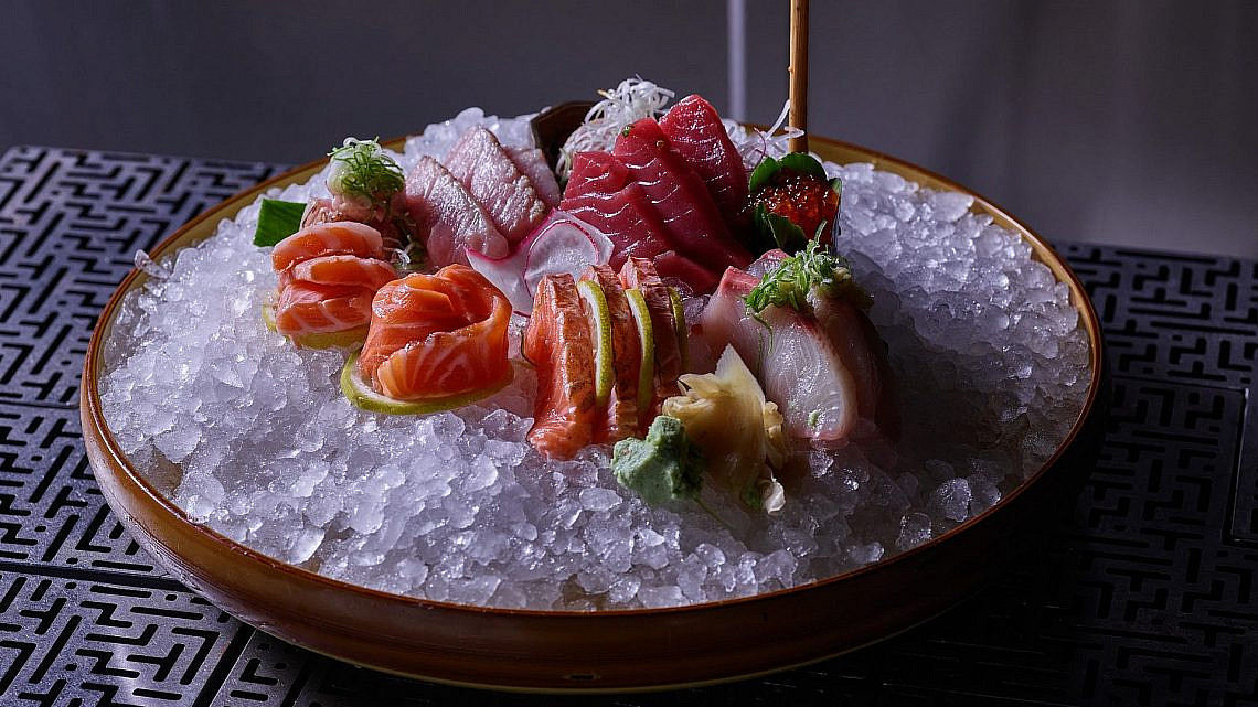 צלחת סשימי, TYO (צילום: דן פרץ)