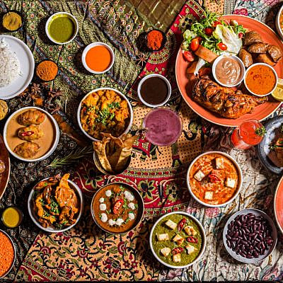 התרופה נגד הקור. מה פאו. צילום: יעקב בלומנטל