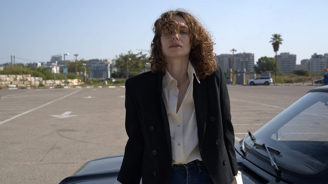 הזמן הנכון להרים מיקרופון. תמר סון. (צילום: גיא כושי ויריב פיין)