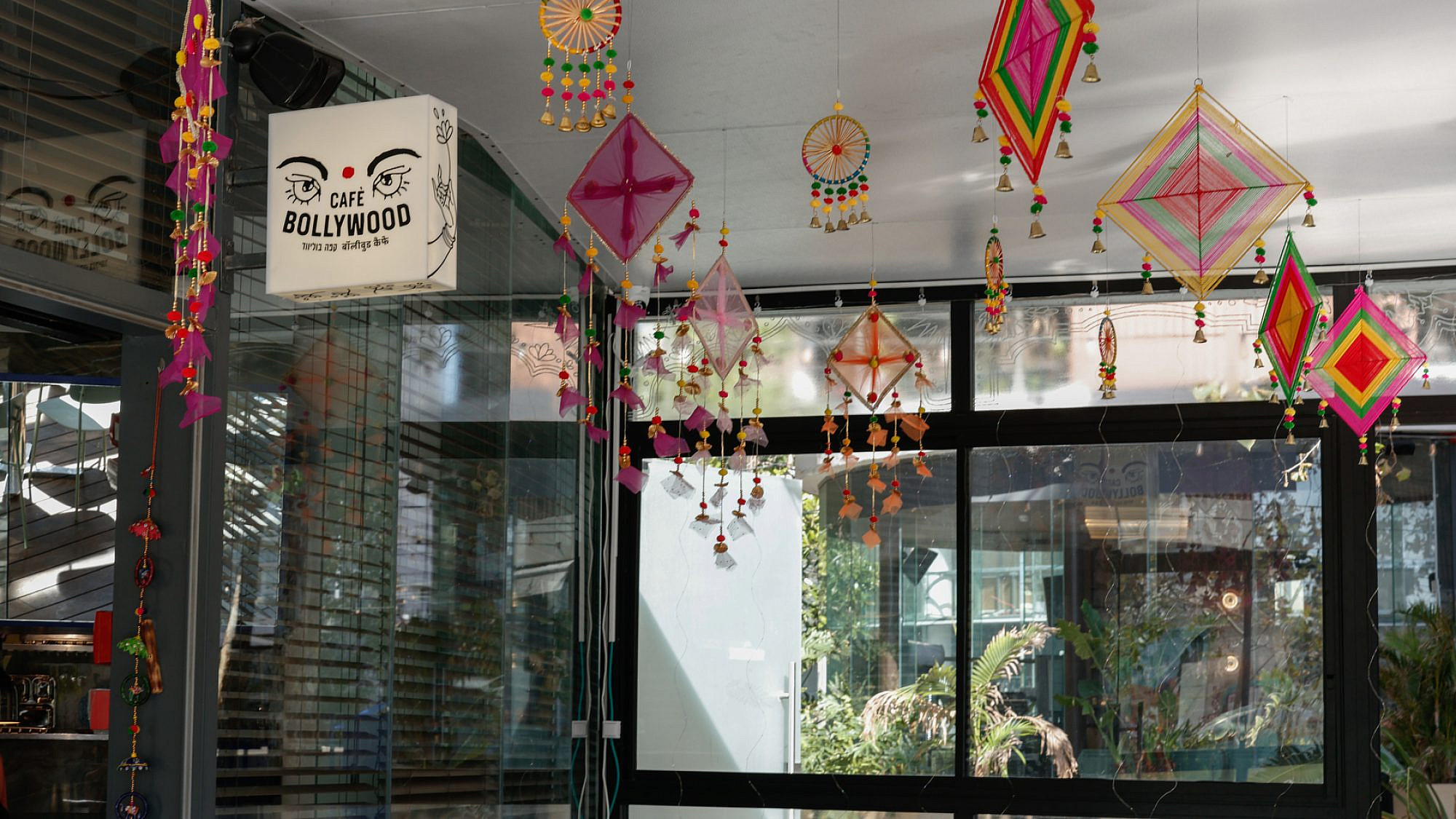 קפה בוליווד (צילום נדב יהלומי)