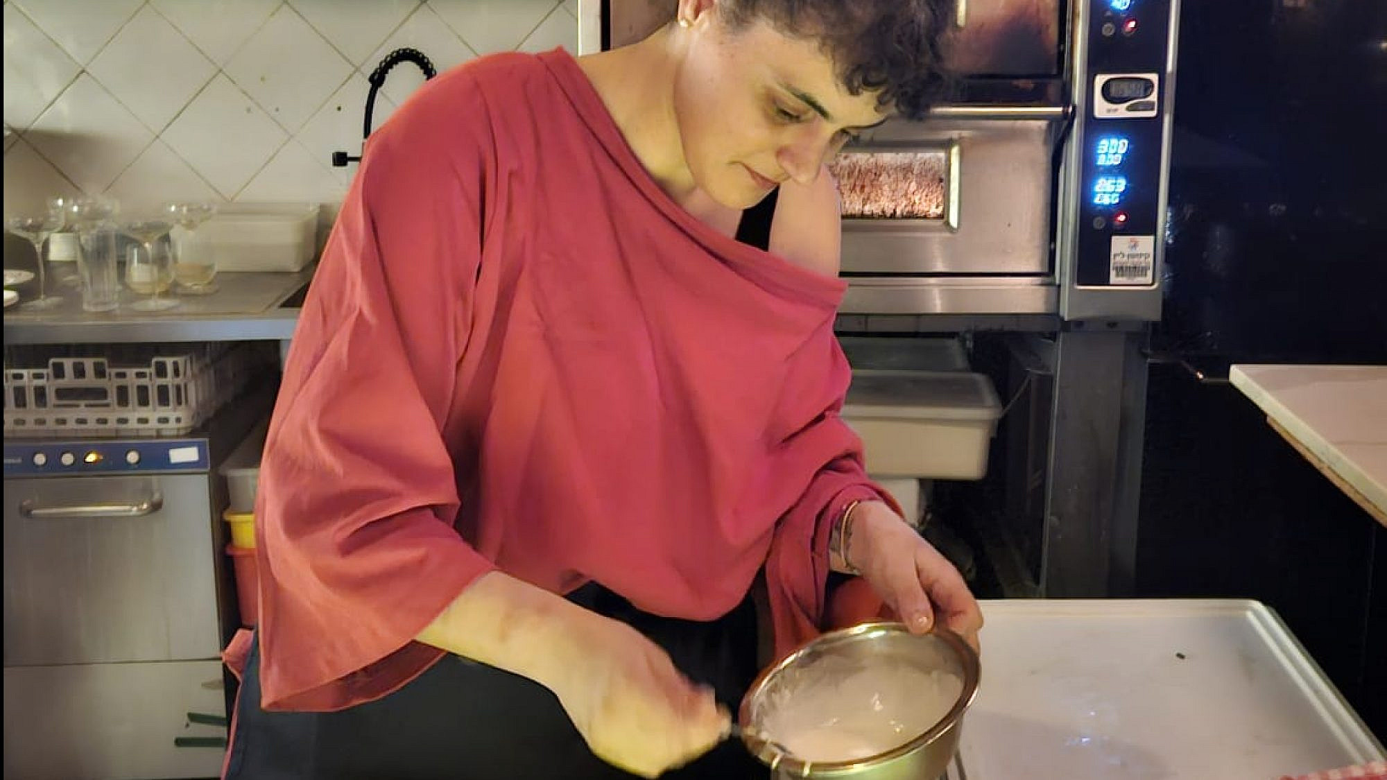 ורד שובל, ג'ונז (צילום שרון בן דוד)