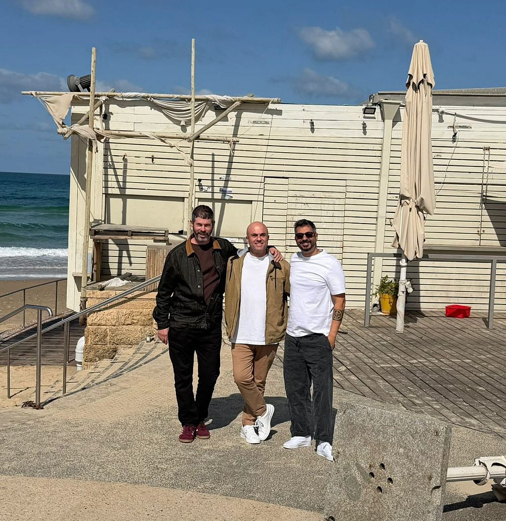 האנשים החדשים. מימין לשמאל: גיא גמזו, איציק חנגל ומוש בודניק (צילום יח"צ)
