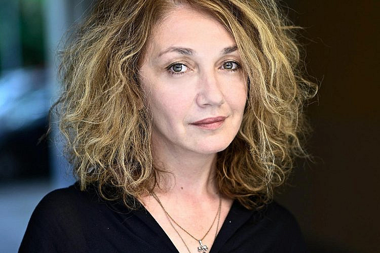 מבט נשי. יבגניה דודינה. (צילום: מיקהל בוטצין)