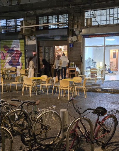 תכף באים. מנטנטן דה פיג'וטו (צילום יעקב בלומנטל)