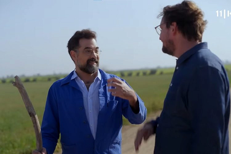 ג'רמי פוגל ואסף דוקטור, "הצלחת של הארץ המובטחת". (צילום מסך/ כאן 11)