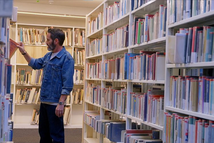 מה שיוצא אני מרוצה. "אתה חייב לקרוא את זה!". (צילום מסך/כאן 11)