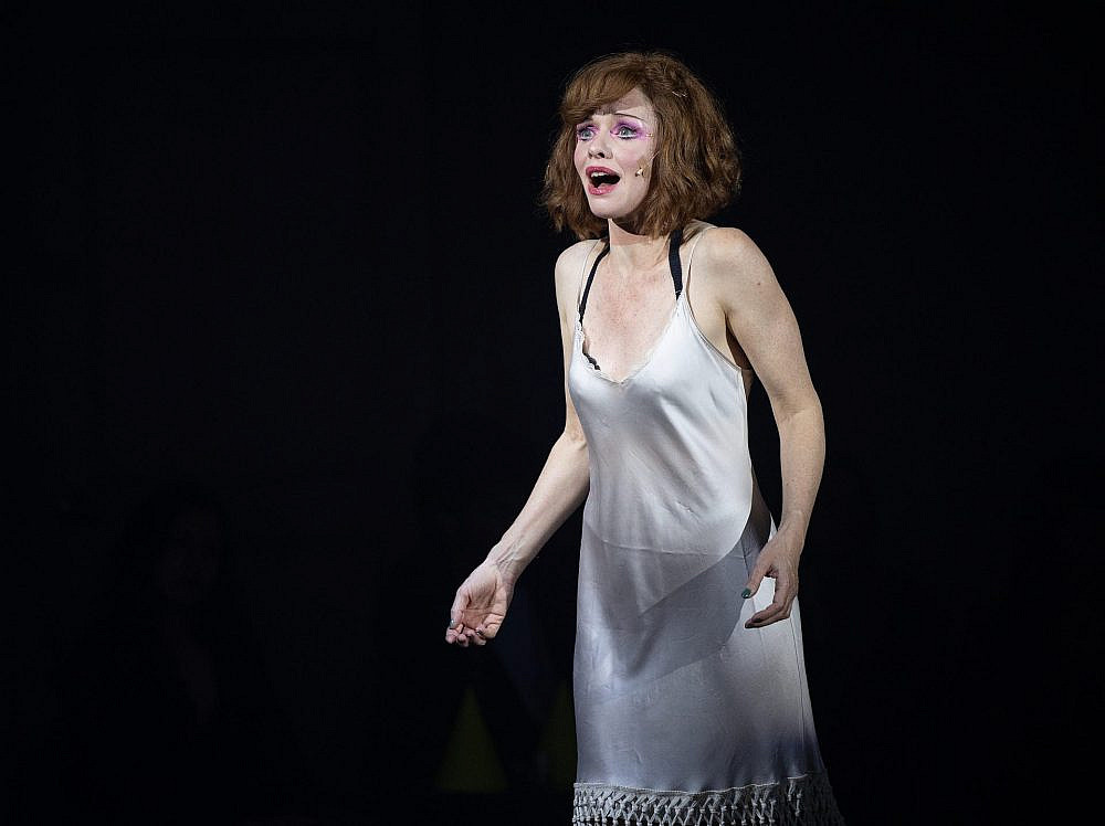 קברט בקאמרי. (צילום: משה צ׳יטיאת)