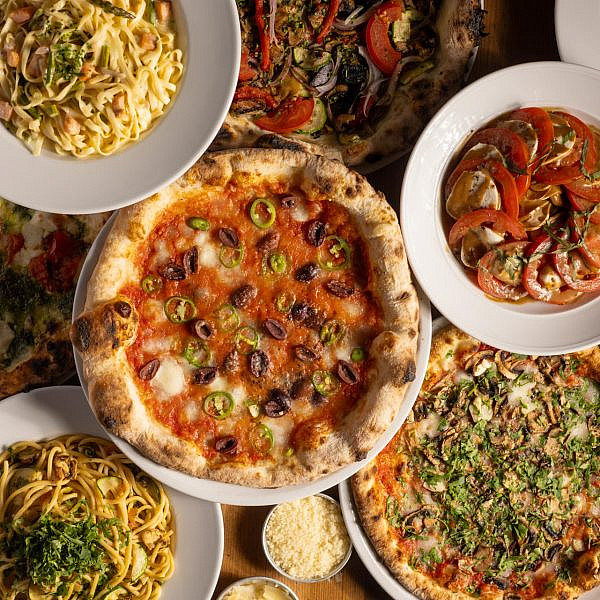 ארזתם לבד?. הפיצה (צילום מאי גולדשטיין)