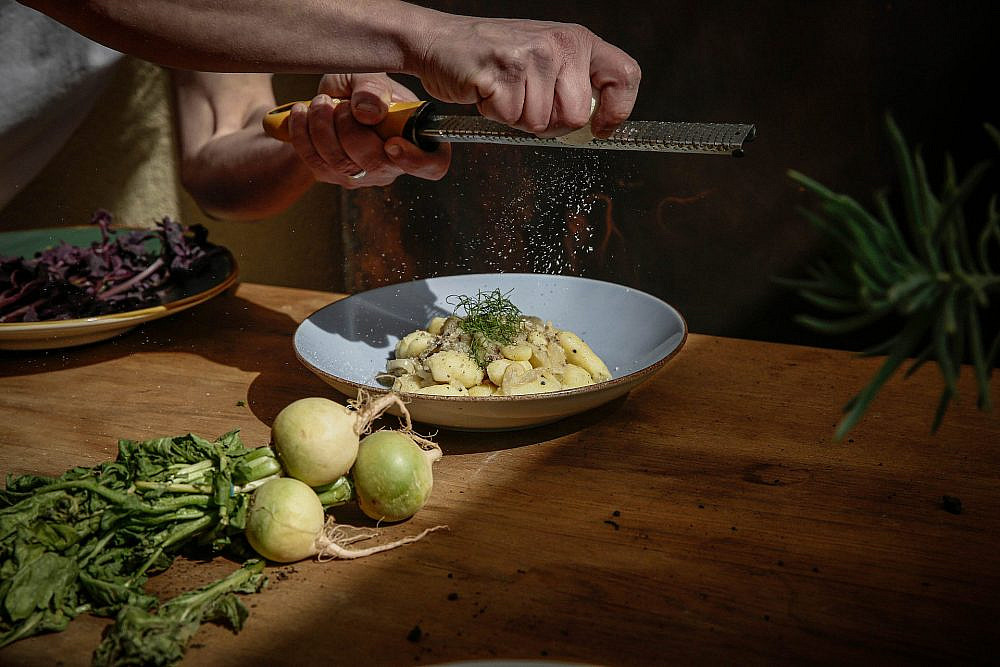 קפה צין במצפה רמון (צילום: Lilia Zar) קפה צין במצפה רמון (צילום: Lilia Zar)