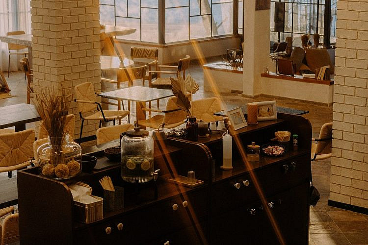 משהו חם בלב מדבם. סליחה, מדבר. קפה צין במצפה רמון. צילום: Daniil Kontorovich