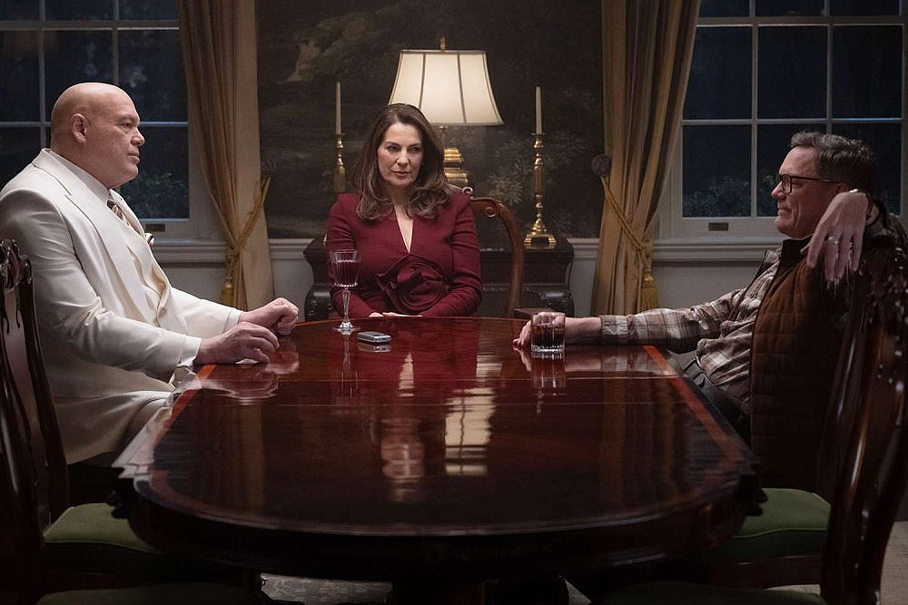 כבוד: איילת זורר עם וינסנט ד'אונופריו ומת'יו לילארד. "דרדוויל" (צילום: יחסי ציבור/דיסני+)