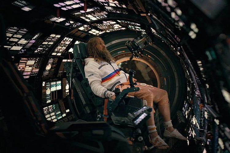 ריאן גוסלינג מתעורר לבד בחלל. אין פלא שזה להיט. "פרויקט הייל מרי" (צילום: יחסי ציבור)