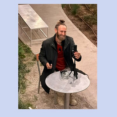 רועי סטר בבית רדיקל, השבע (צילום: אינסטגרם/radical_idea_house)