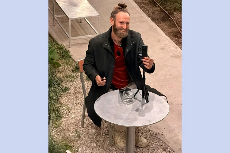 רועי סטר בבית רדיקל, השבע (צילום: אינסטגרם/radical_idea_house)