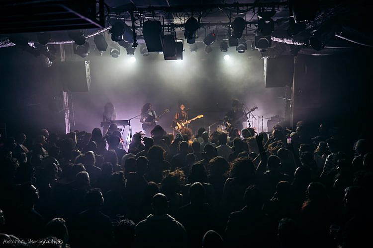 בתמונה: מופע לא אינטימי. המרץ 2. (צילום: מריה פולונסקי)