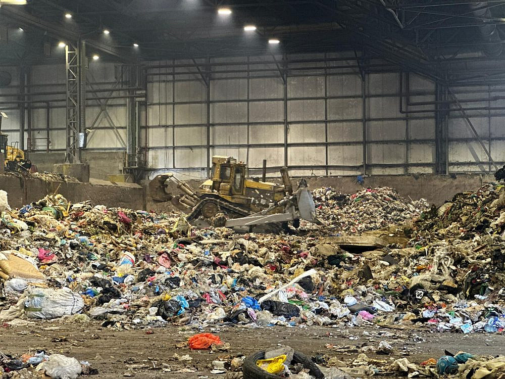 68 מיליון טונות של פסולת חד"פ. פארק המיחזור חירייה (צילום: ארכיון איגוד ערים דן תברואה) 68 מיליון טונות של פסולת חד"פ. פארק המיחזור חירייה (צילום: ארכיון איגוד ערים דן תברואה)