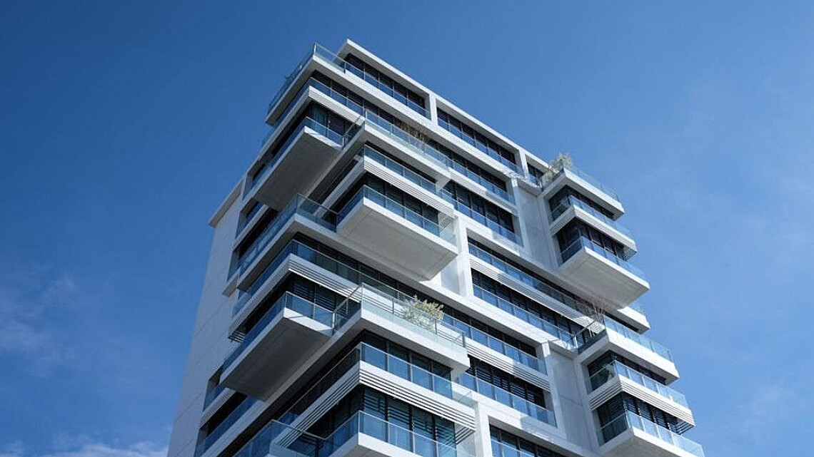 בניין מגורים קטן. צילום: Timur Saglambilek באתר PEXELS