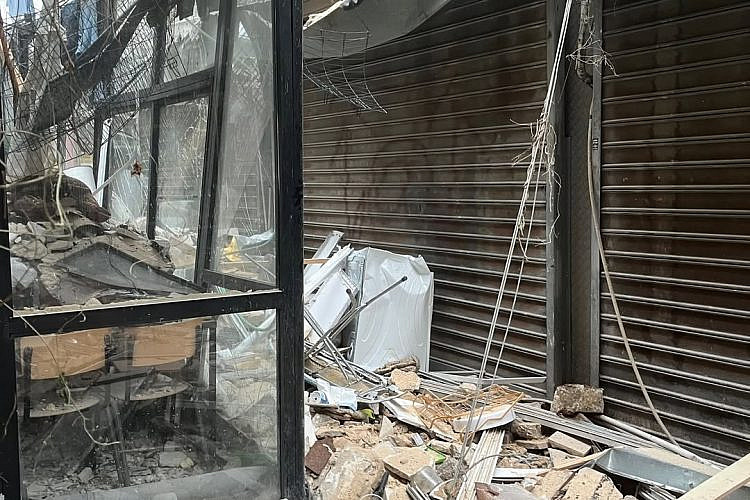 נזקי קריסת הבניין על פיצה לילה. (צילום: מתוך עמוד האינסטגרם @@pizza_lila)