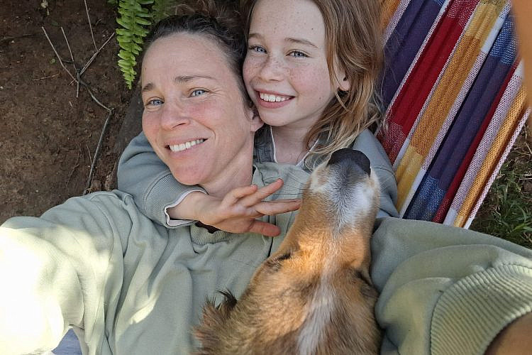 אלה ליטביץ ובתה (צילום: אוסף פרטי) אלה ליטביץ ובתה (צילום: אוסף פרטי)