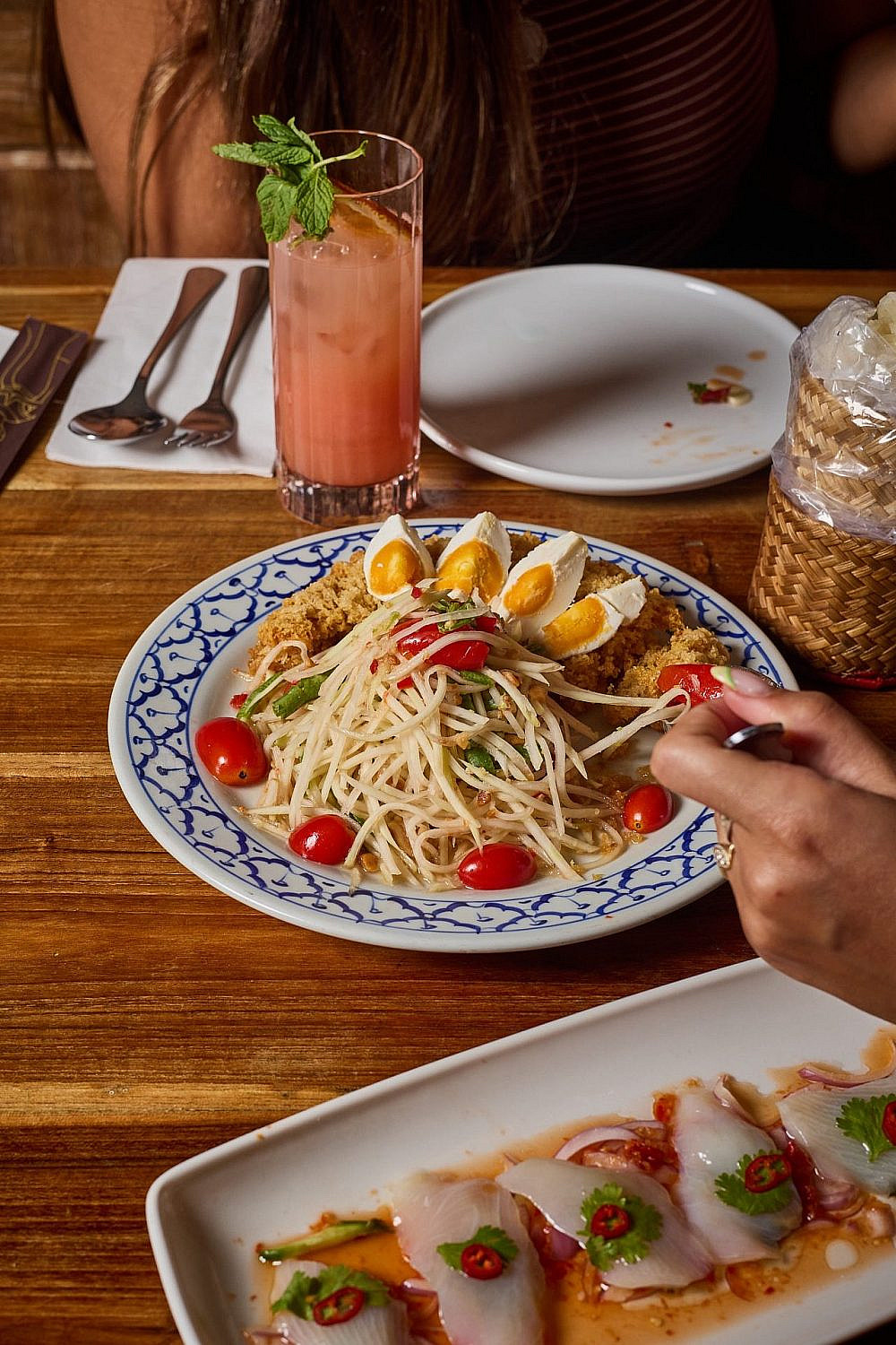 סום טאם פלה פו קאי קם, בית תאילנדי (צילום יהונתן בן חיים)