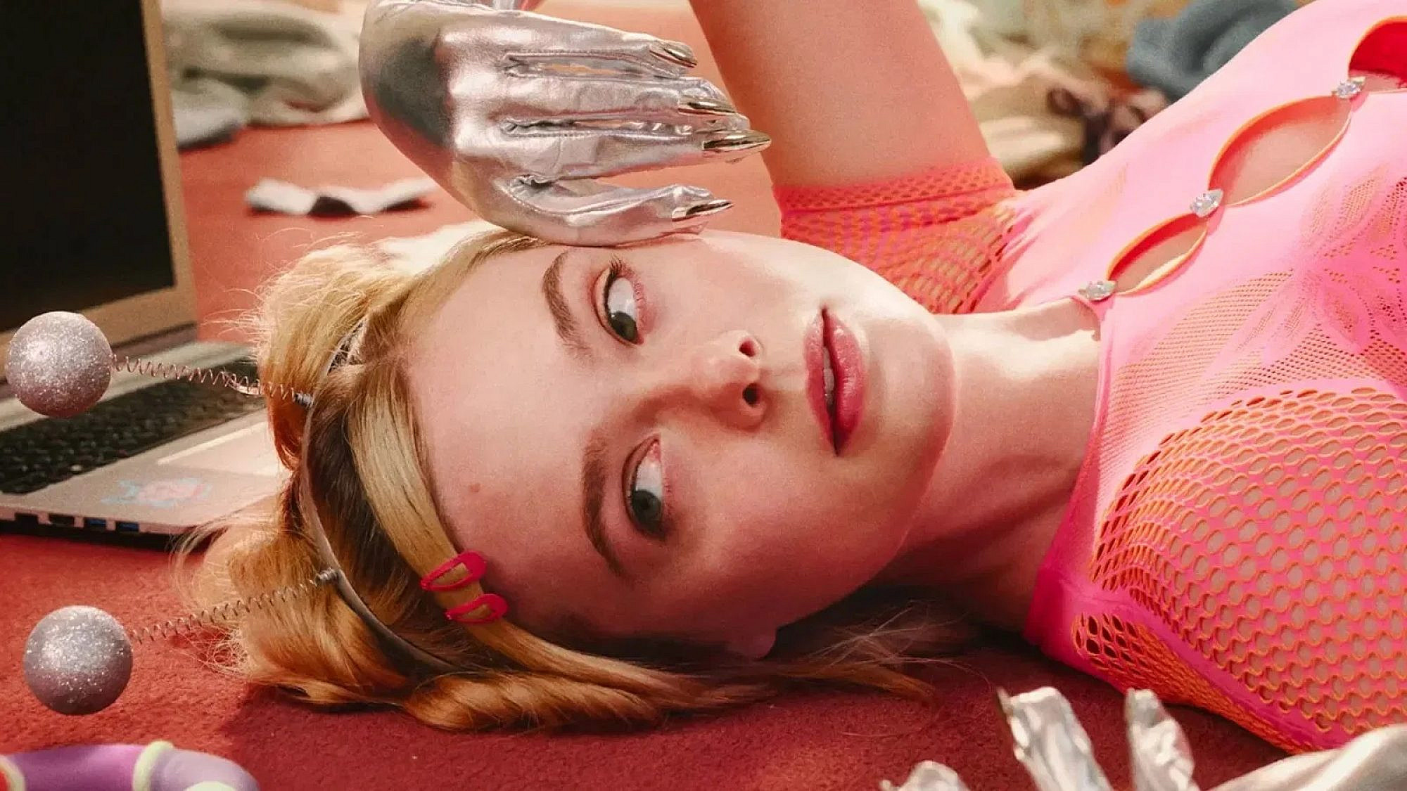 יותר מרק פרובוקציה. "מרגו צריכה כסף". צילום: יח"צ אפל TV