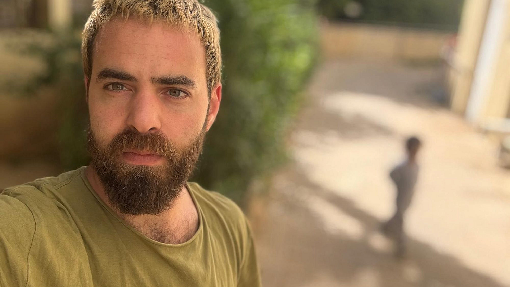 היי, מה אתה עושה פה?. אבנר טואג. (צילום עצמי) היי, מה אתה עושה פה?. אבנר טואג. (צילום עצמי)