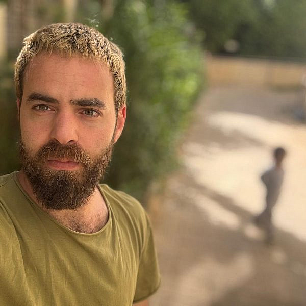 היי, מה אתה עושה פה?. אבנר טואג. (צילום עצמי)