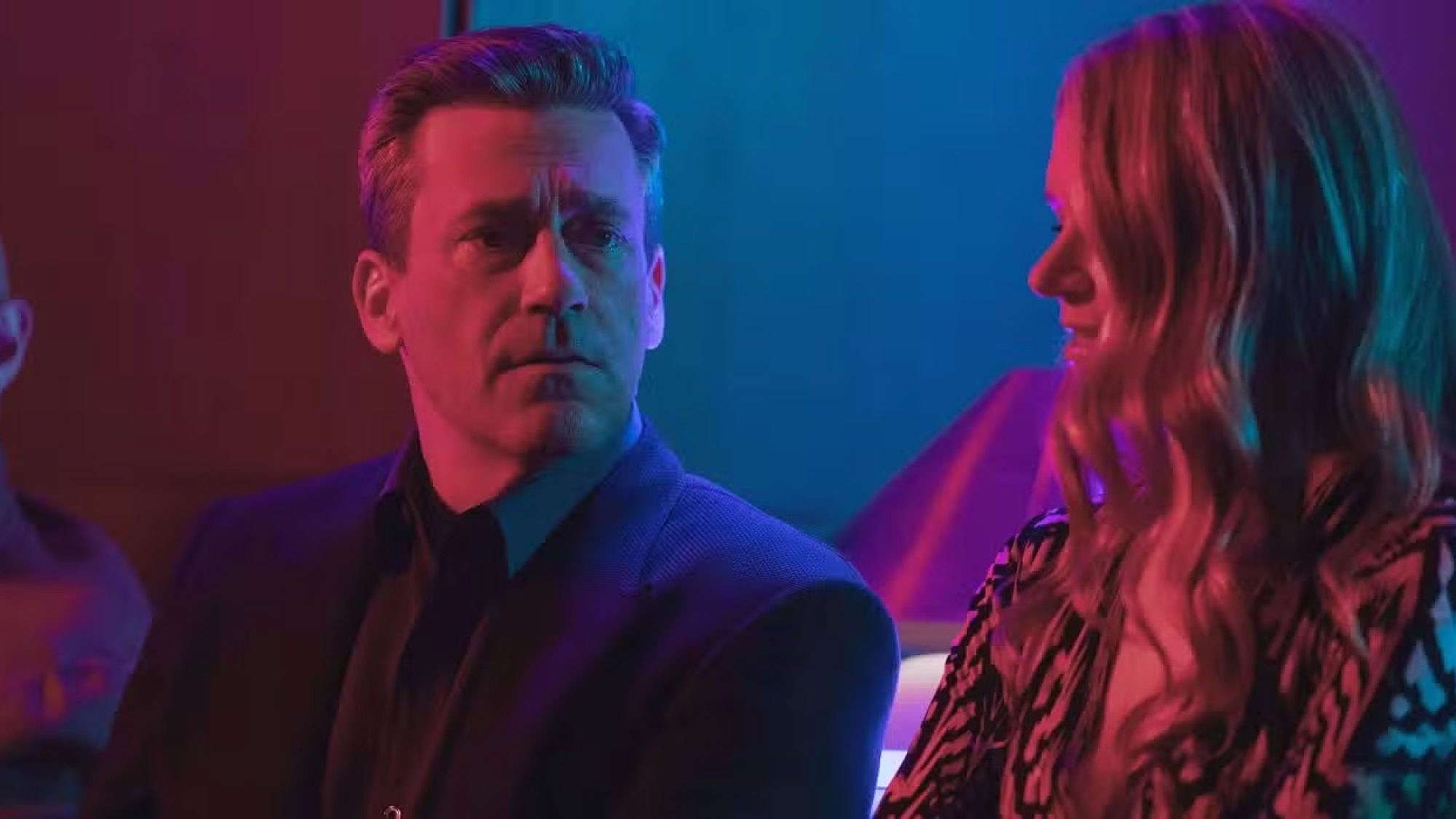 עם כאלה חברים. "החברים והשכנים שלך". צילום: יח"צ אפל TV עם כאלה חברים. "החברים והשכנים שלך". צילום: יח"צ אפל TV