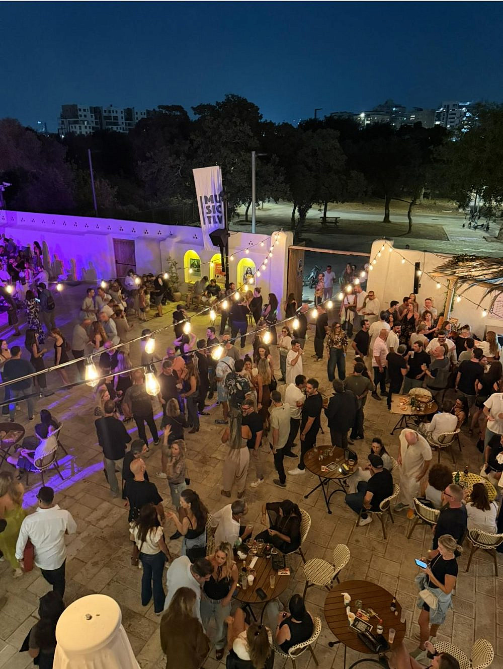 יער הפיות, המצפור (צילום חן קורין) יער הפיות, המצפור (צילום חן קורין)