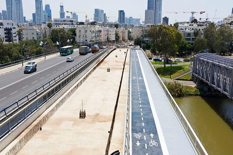 גשר הירקון (צילום: עמוס לוזון צלמים)