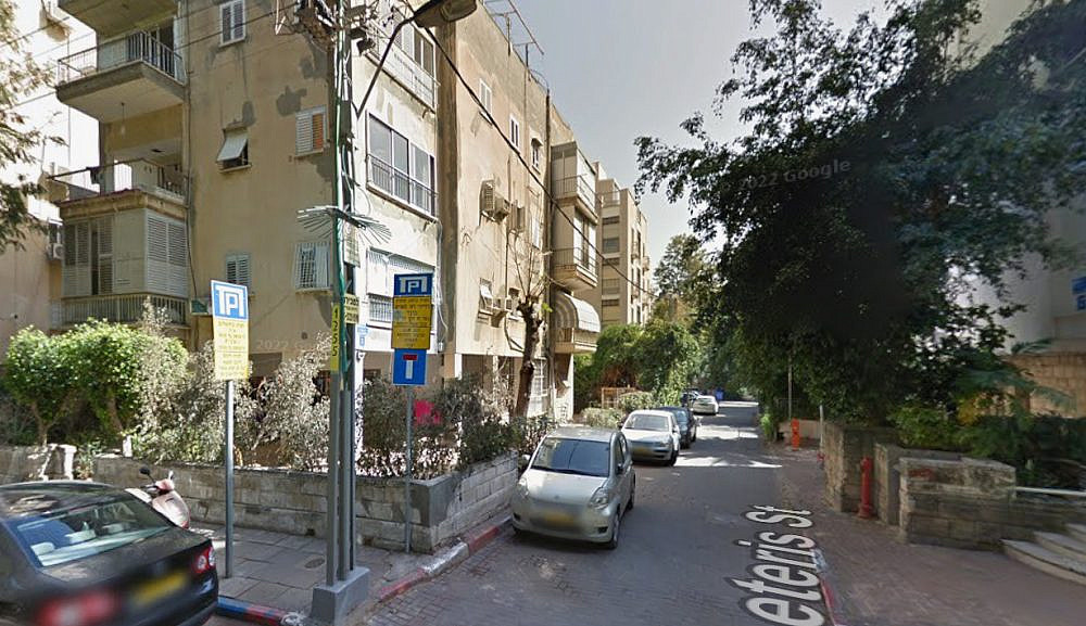 לא בתמונה: גינה. אבל בקצה הרחוב מסתתר גן האם (צילום מסך: גוגל סטריט ויו) לא בתמונה: גינה. אבל בקצה הרחוב מסתתר גן האם (צילום מסך: גוגל סטריט ויו)