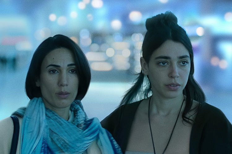 מבוסס על קשר מקרי בהחלט למציאות. "הבת" (צילום: יחסי ציבור/אפל TV)