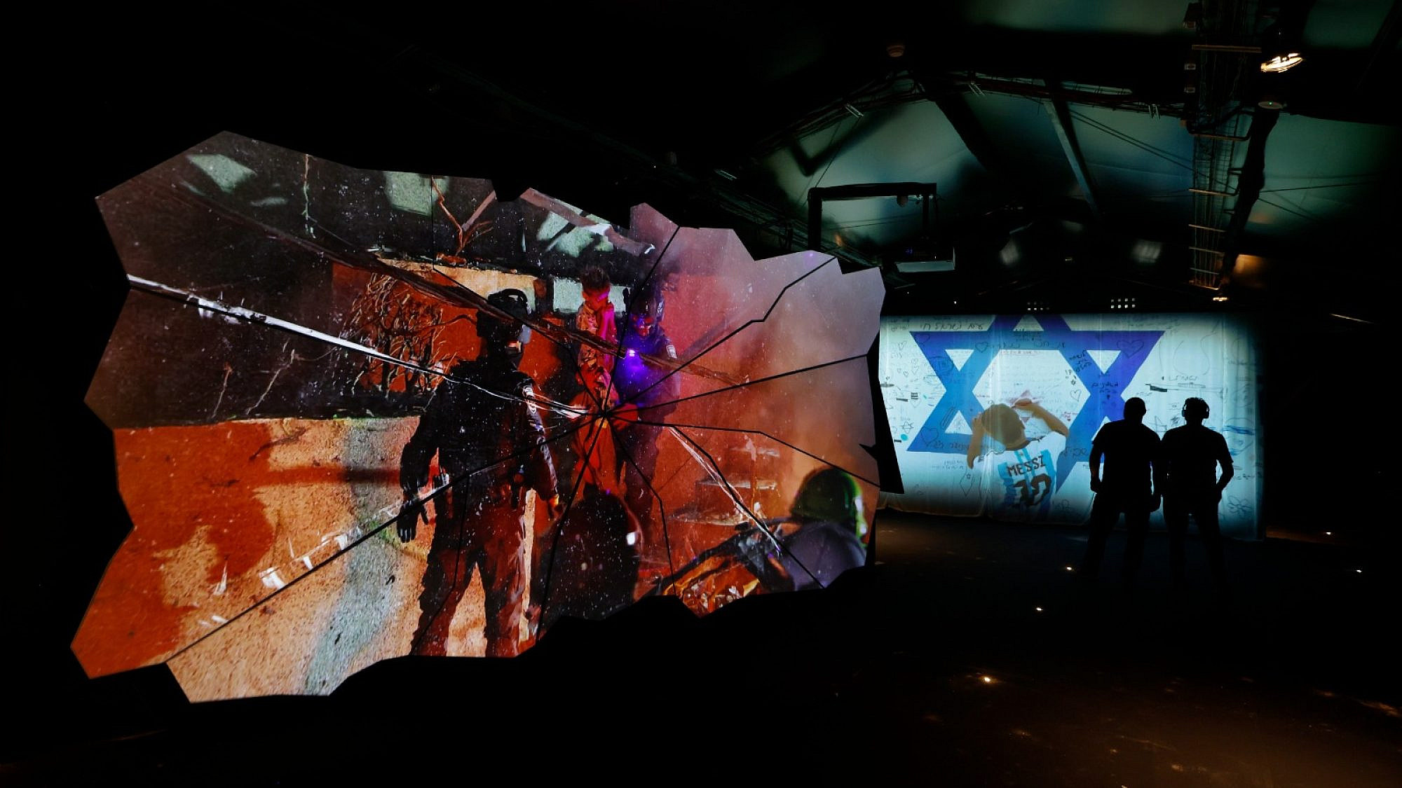 המיצב ״מפה נקום״ (צילום: זיו קורן) המיצב ״מפה נקום״ (צילום: זיו קורן)