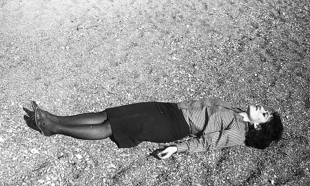 יכין הירש, תצלום ציונה שמשי, 1965, הגלריה האוניברסיטאית יכין הירש, תצלום ציונה שמשי, 1965, הגלריה האוניברסיטאית