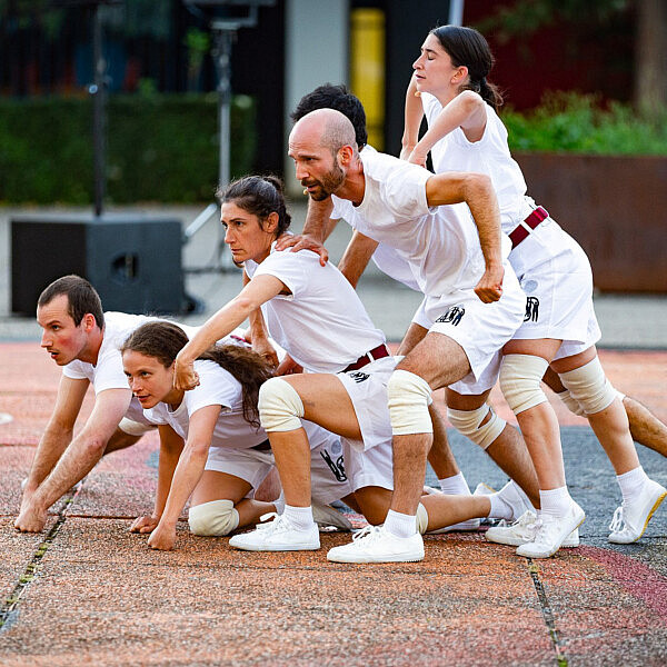 תנועה ציבורית (צילום: NÓI CREW)