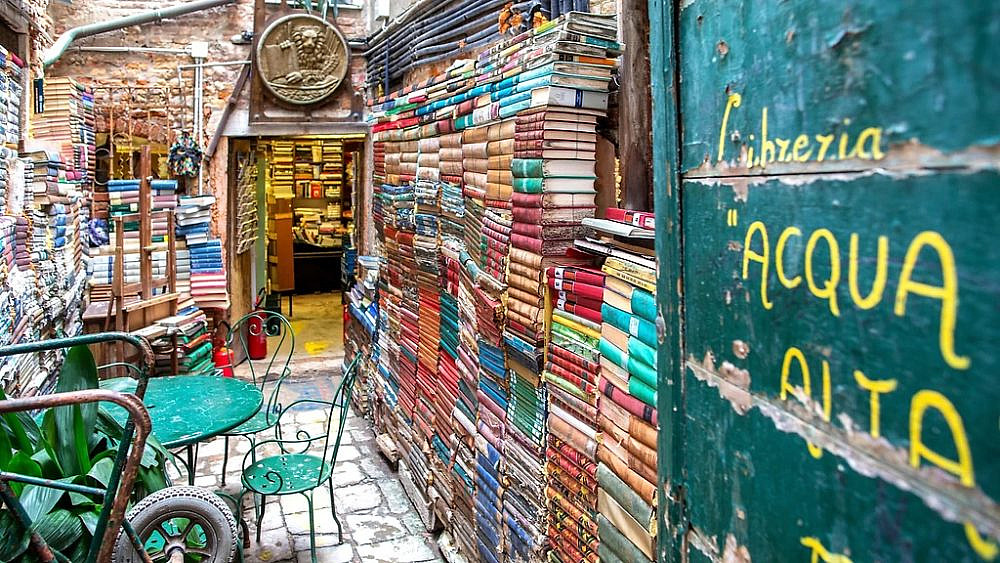 Libreria Acqua Alta (צילום: Ihor Serdyukov / Shutterstock)