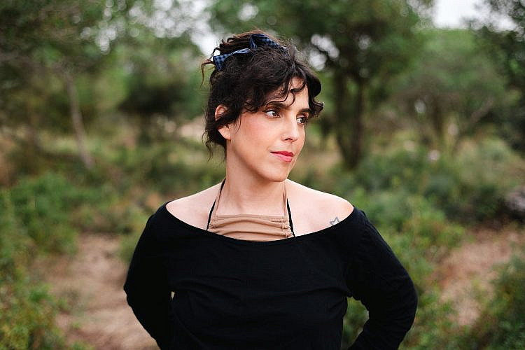 "השקיעות כאן הן רולטה רוסית של עצבות". אביגייל רוז (צילום: ענבל איל)
