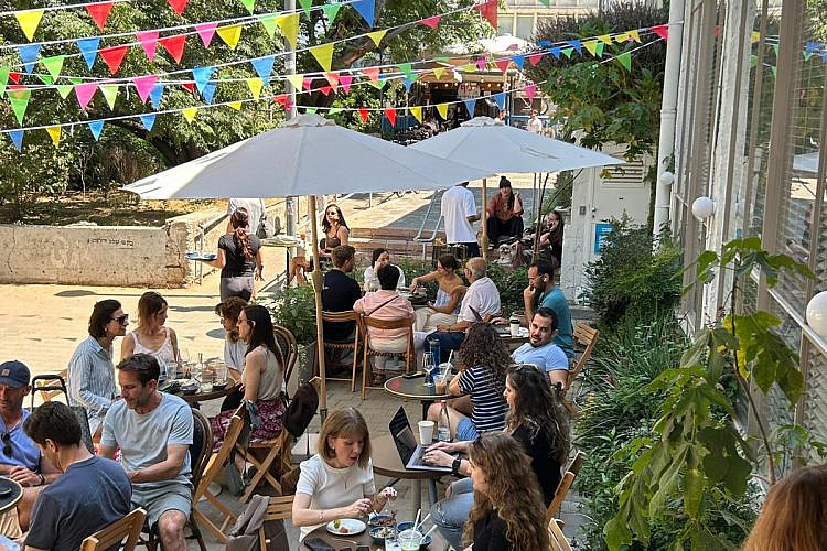 גם בשבתות (דברו איתנו כשיהיה חגים). קפה לימי (צילום באדיבות המקום)