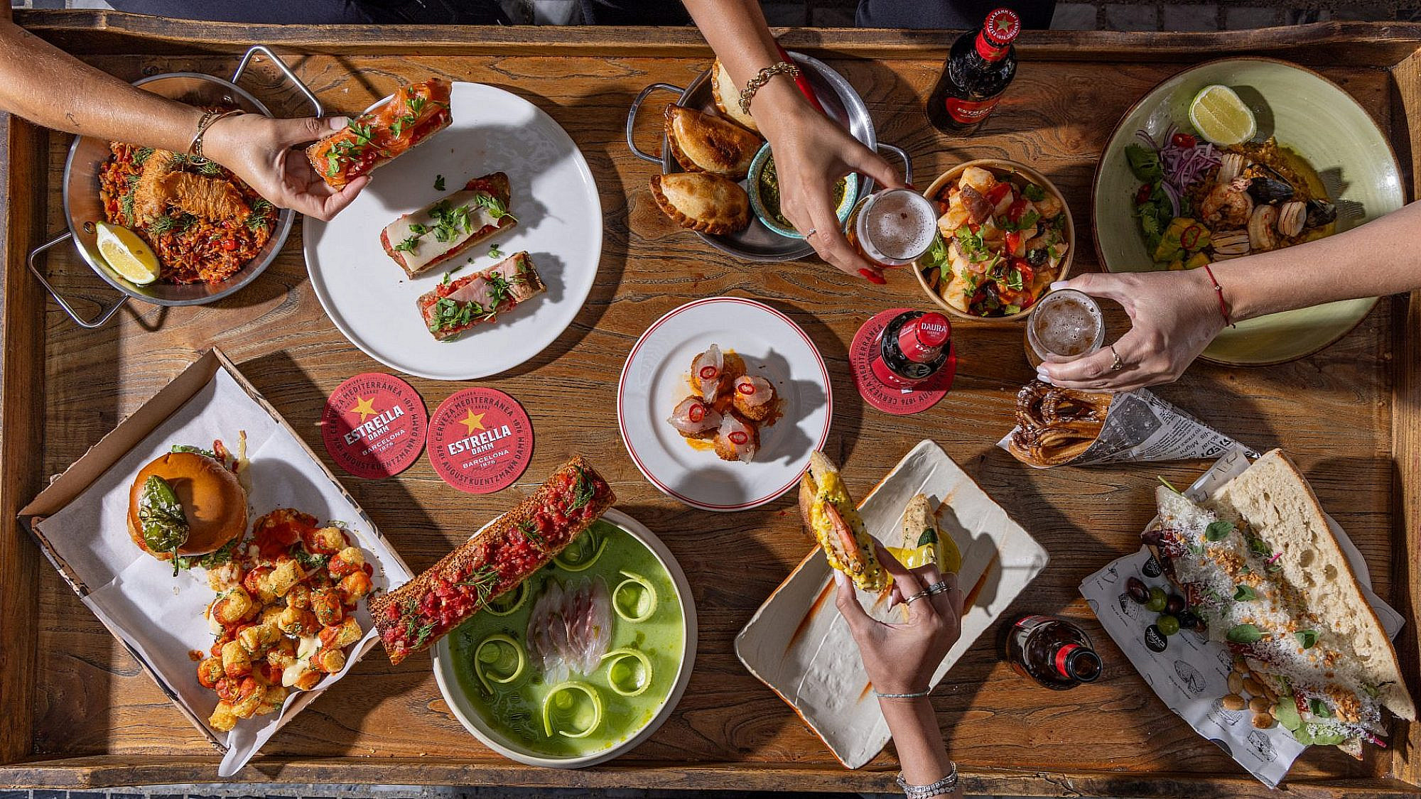 פיאסטה. Mercado Estrella Damm (צילום אסף קרלה) פיאסטה. Mercado Estrella Damm (צילום אסף קרלה)
