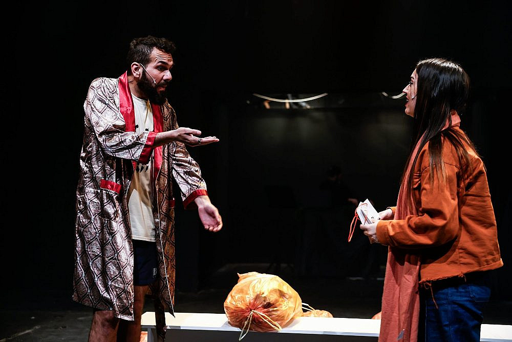 קריית כמעט בביצוע אנסמבל "כנפיים". (צילום: אופיר בן שמעון) קריית כמעט בביצוע אנסמבל "כנפיים". (צילום: אופיר בן שמעון)