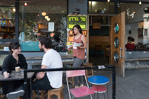 קפה באצ'ו (צילום: אנטולי מיכאלו) קפה באצ'ו (צילום: אנטולי מיכאלו)