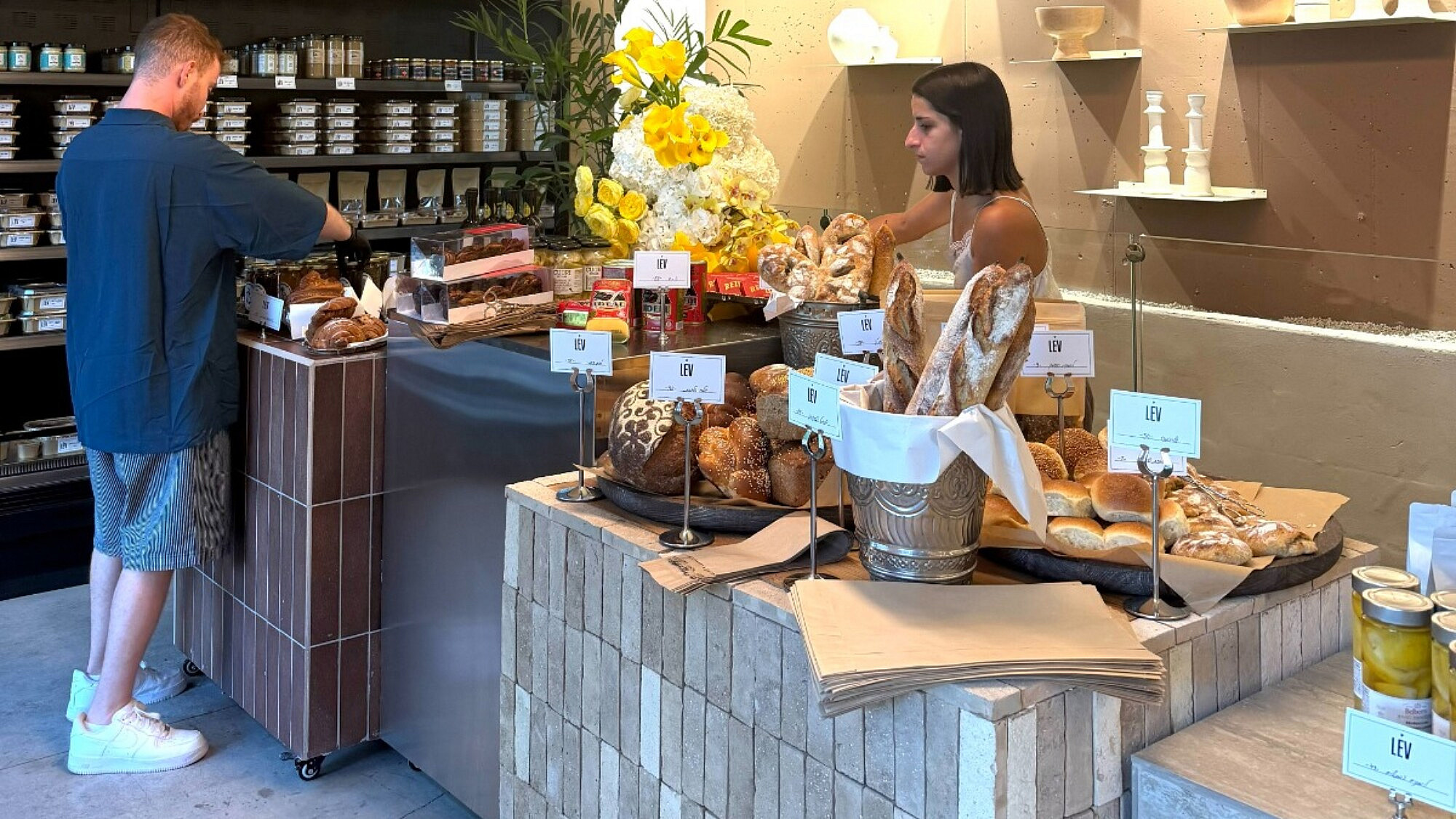 איזה לב. LEV (צילום: ניצן חלק סושיאליסטה) איזה לב. LEV (צילום: ניצן חלק סושיאליסטה)