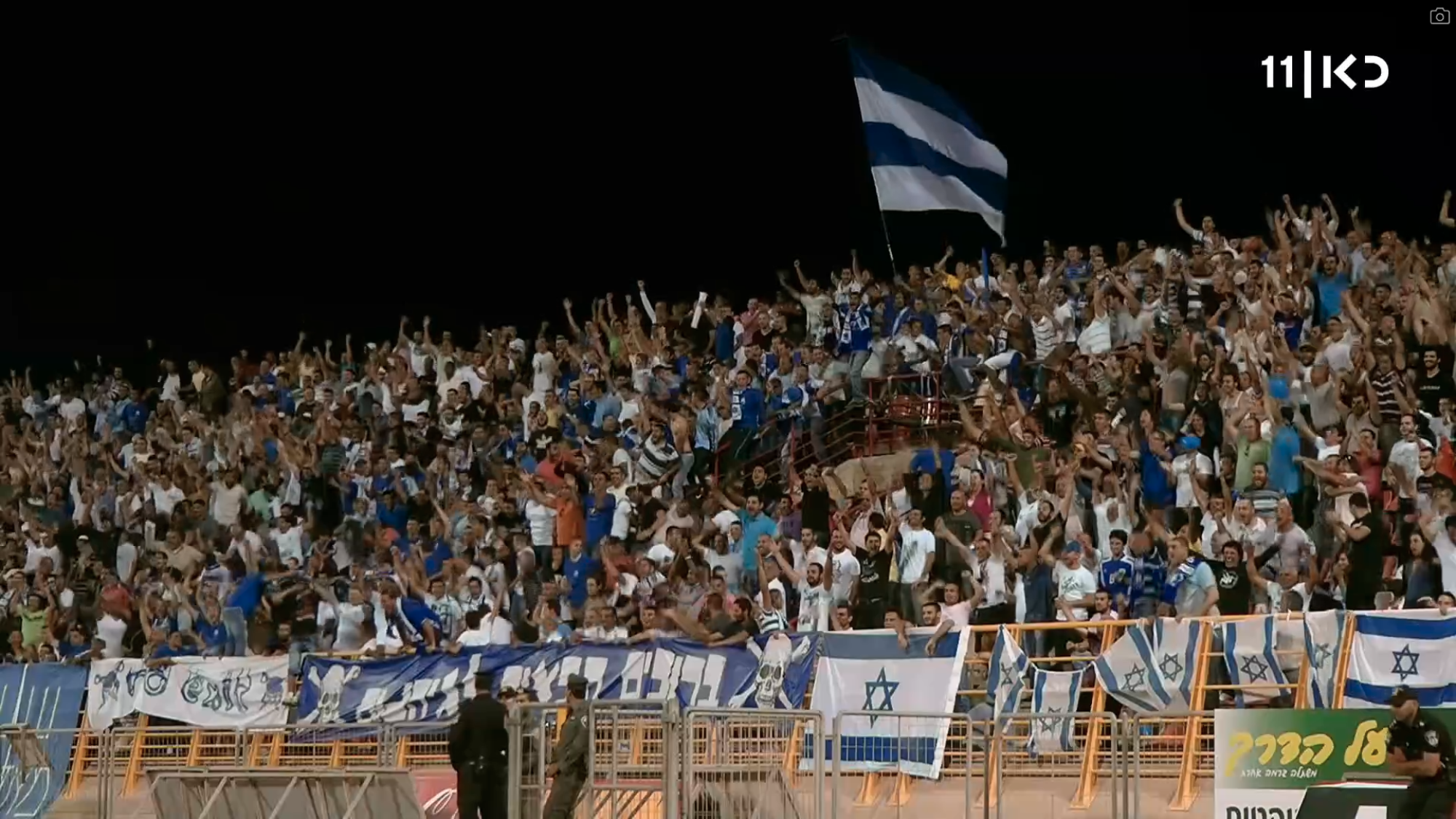 הפוטנציאל לקאלט בילט אין. מתוך ״הדרבי האחרון״ (צילום מסך: כאן 11) הפוטנציאל לקאלט בילט אין. מתוך ״הדרבי האחרון״ (צילום מסך: כאן 11)
