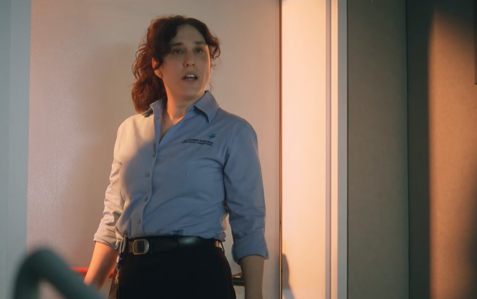 סליחה, אני גרופי. גיתית פישר ב״בודקת״ (צילום מסך: yes) סליחה, אני גרופי. גיתית פישר ב״בודקת״ (צילום מסך: yes)