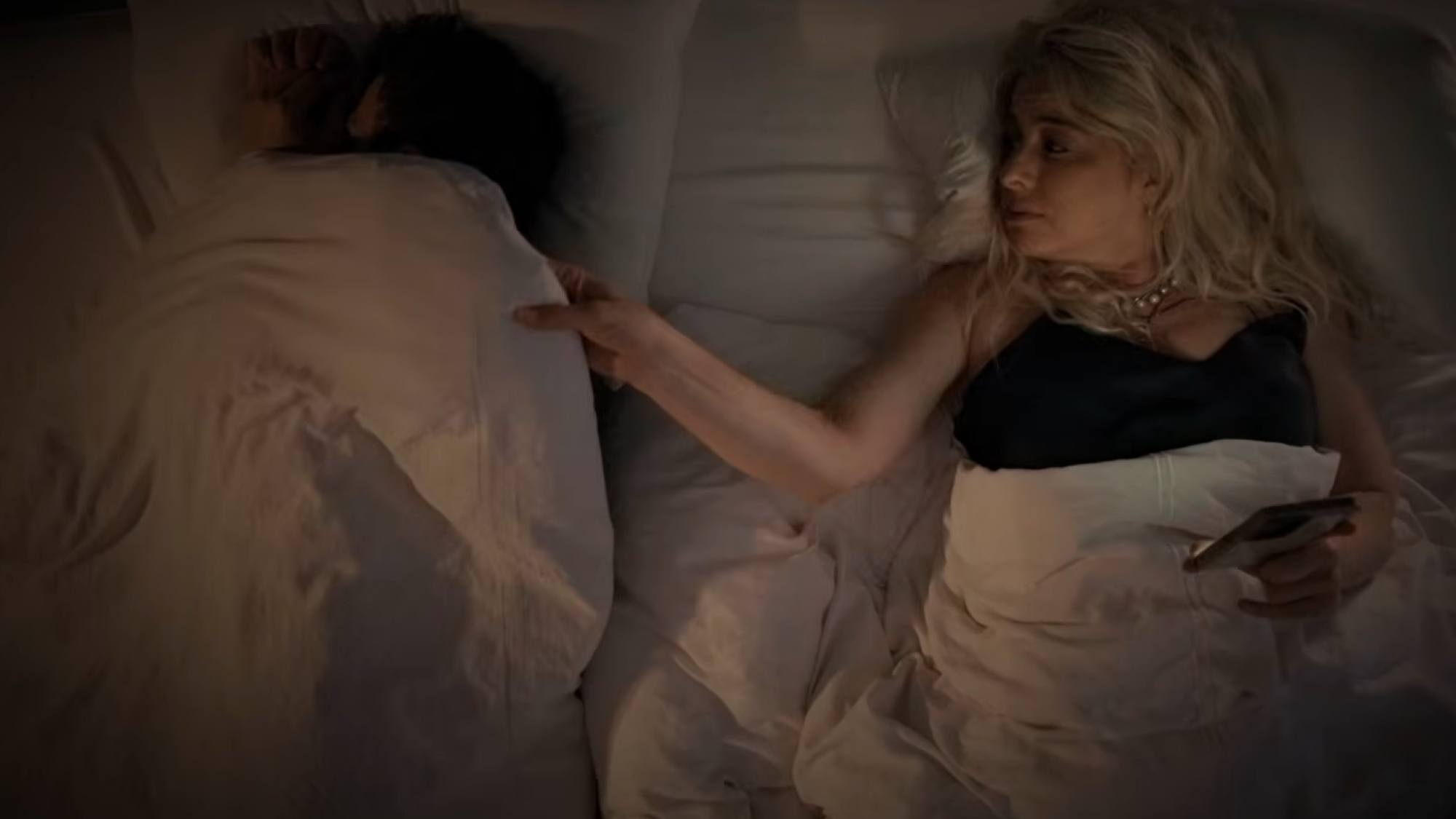 איך הוא יכול לישון בכלל? ענת גורן ב״חם לי קר לי״ (צילום מסך: כאן 11)