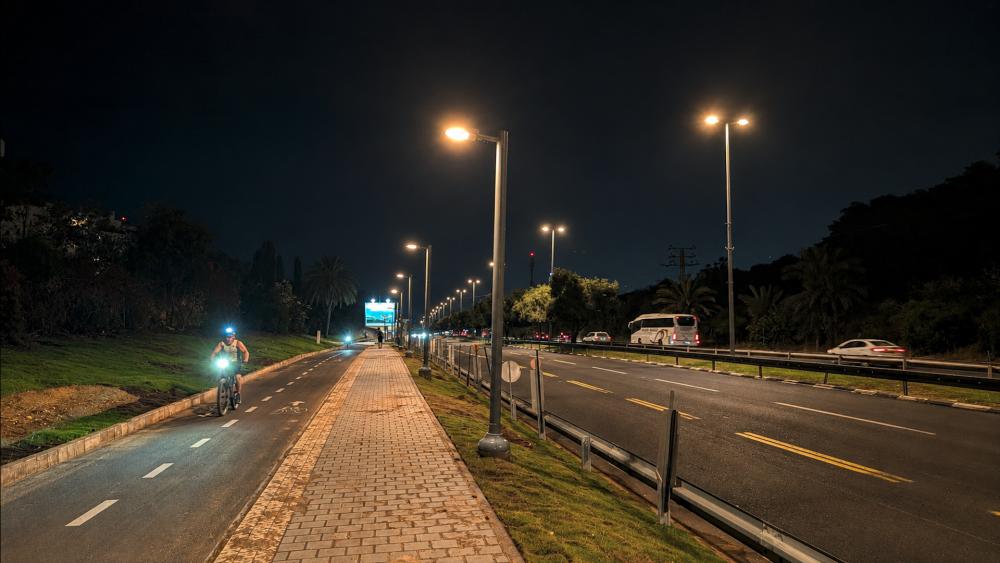 אמסטרדם פינת רמת השרון (צילום: עמית בן מנחם) אמסטרדם פינת רמת השרון (צילום: עמית בן מנחם)