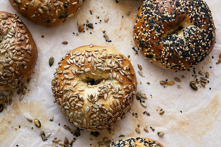 מי יזכה בסמיר אוף דה איר? (צילום: Monika Grabkowska / Unsplash)