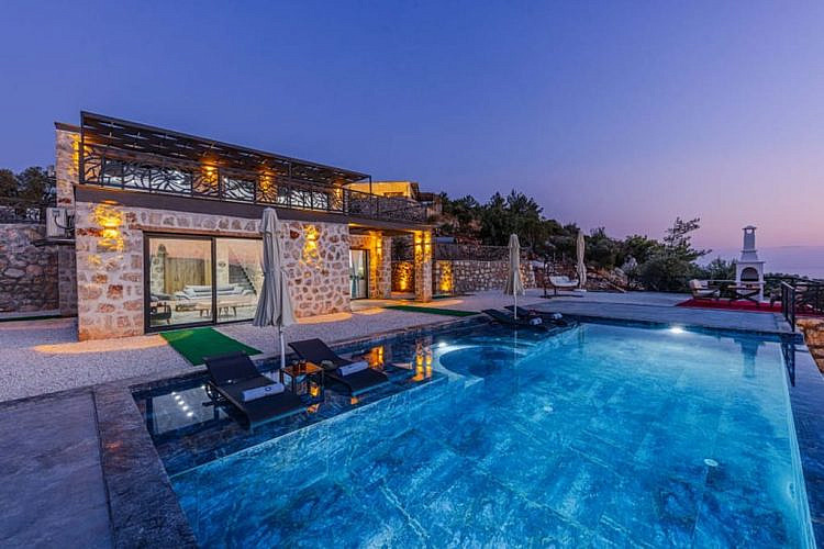 luxury holiday villa. צילום: Ahmet ÇÖTÜR באתר PEXELS